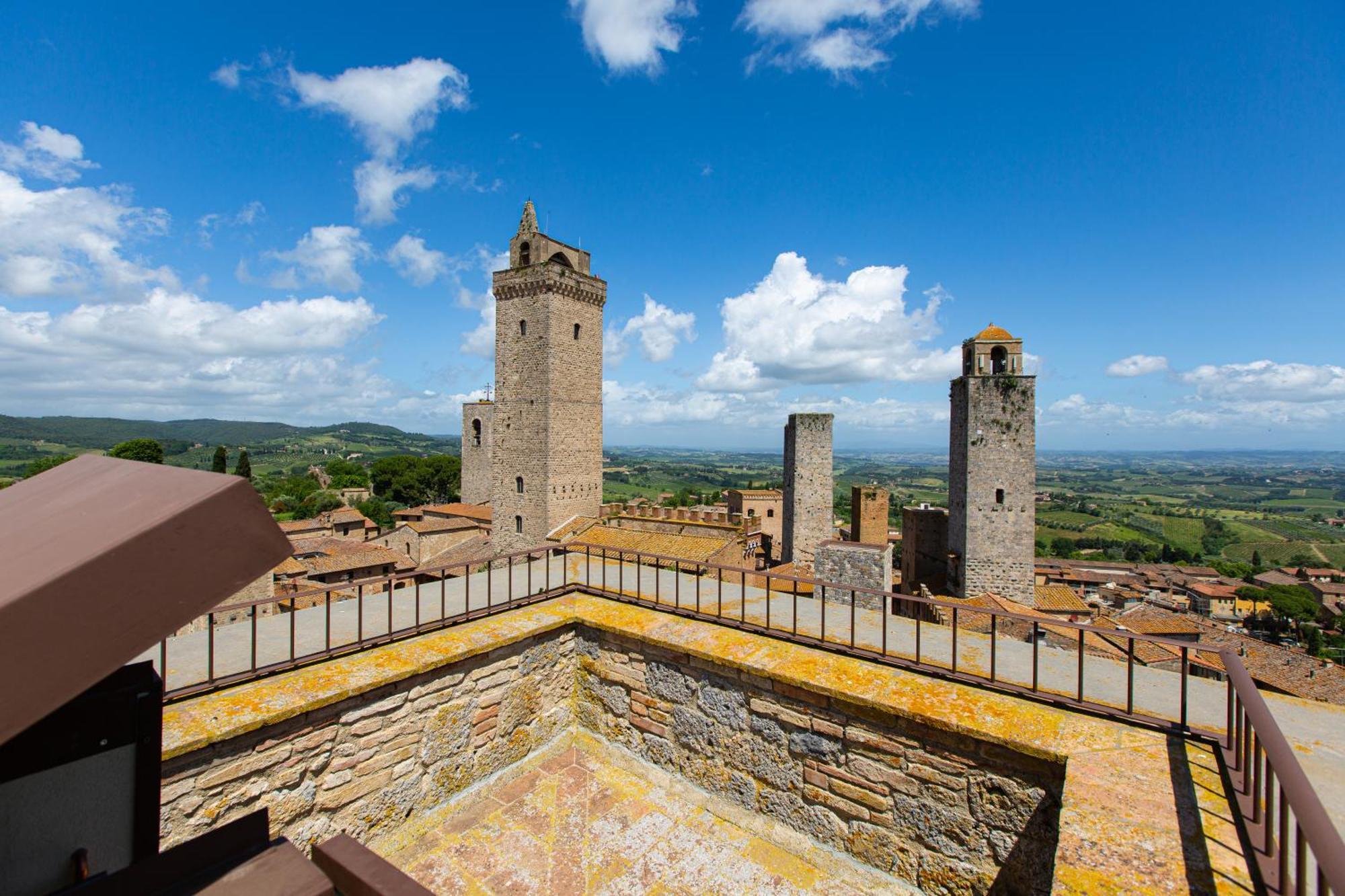 The Artists' Tower - Amazing View From The Tower Apartment San Gimignano Exterior photo